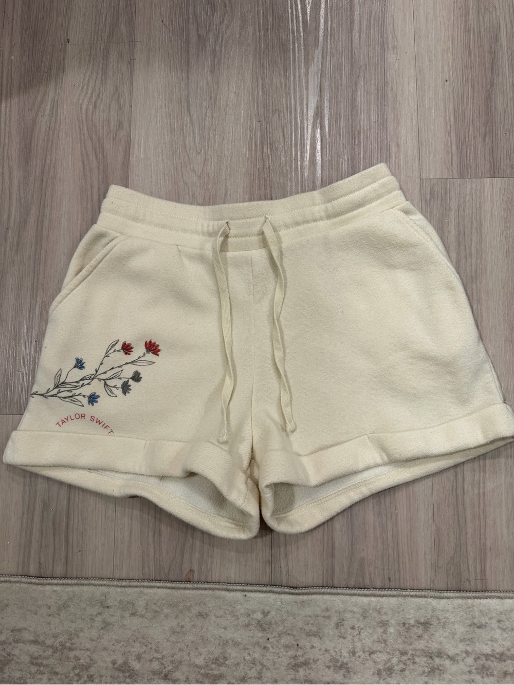 Taylor Swift Loving Him Was Red Floral Sweat Shorts Cream Size M Official Merch